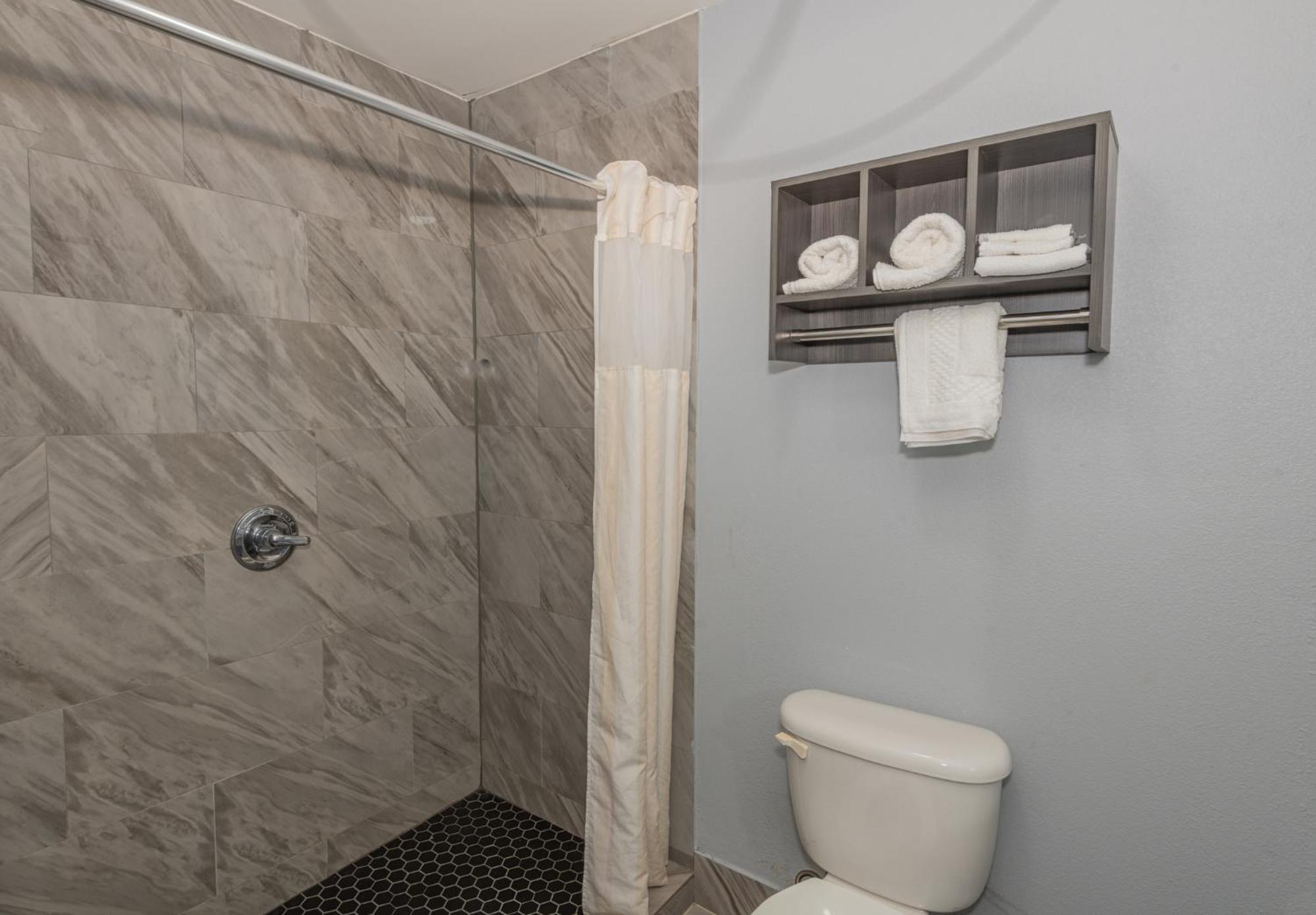 Jamestown Inn & Suites Riverdale Zewnętrze zdjęcie